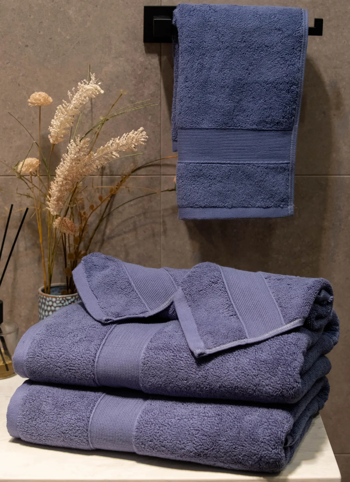 Majesty - Wrap & Relax (2 Bath Towel, 2 Hand Towel, 2 Face Washer), source gallery image 01